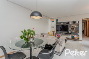 Apartamento à venda com 103m², 3 dormitórios, 1 suíte, 2 vagas, no bairro Cristal em Porto Alegre