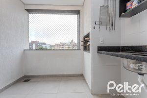 Apartamento à venda com 103m², 3 dormitórios, 1 suíte, 2 vagas, no bairro Cristal em Porto Alegre