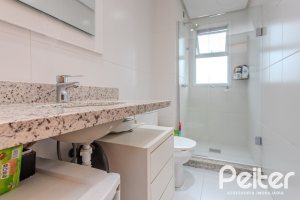 Apartamento à venda com 103m², 3 dormitórios, 1 suíte, 2 vagas, no bairro Cristal em Porto Alegre