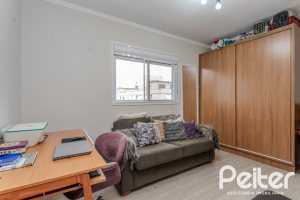 Apartamento à venda com 103m², 3 dormitórios, 1 suíte, 2 vagas, no bairro Cristal em Porto Alegre