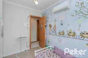 Apartamento à venda com 103m², 3 dormitórios, 1 suíte, 2 vagas, no bairro Cristal em Porto Alegre