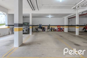 Apartamento à venda com 103m², 3 dormitórios, 1 suíte, 2 vagas, no bairro Cristal em Porto Alegre