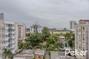 Apartamento à venda com 103m², 3 dormitórios, 1 suíte, 2 vagas, no bairro Cristal em Porto Alegre