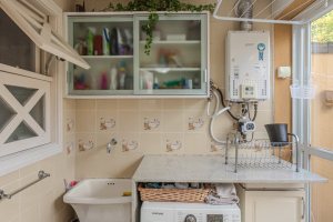 Casa em Condomínio à venda com 182m², 3 dormitórios, 1 suíte, 3 vagas, no bairro Cavalhada em Porto Alegre