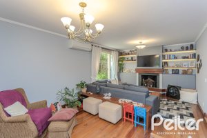 Casa em Condomínio à venda com 182m², 3 dormitórios, 1 suíte, 3 vagas, no bairro Cavalhada em Porto Alegre