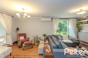 Casa em Condomínio à venda com 182m², 3 dormitórios, 1 suíte, 3 vagas, no bairro Cavalhada em Porto Alegre