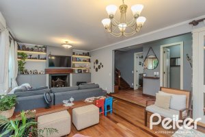 Casa em Condomínio à venda com 182m², 3 dormitórios, 1 suíte, 3 vagas, no bairro Cavalhada em Porto Alegre