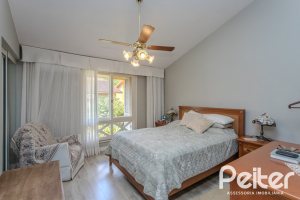 Casa em Condomínio à venda com 182m², 3 dormitórios, 1 suíte, 3 vagas, no bairro Cavalhada em Porto Alegre