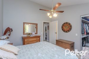 Casa em Condomínio à venda com 182m², 3 dormitórios, 1 suíte, 3 vagas, no bairro Cavalhada em Porto Alegre