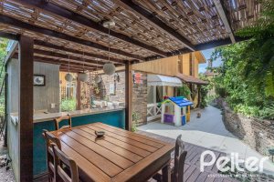 Casa em Condomínio à venda com 182m², 3 dormitórios, 1 suíte, 3 vagas, no bairro Cavalhada em Porto Alegre