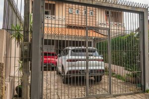 Casa à venda com 182m², 4 dormitórios, 3 suítes, 4 vagas, no bairro Espírito Santo em Porto Alegre