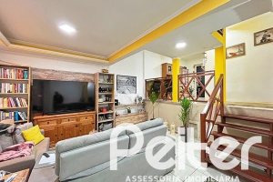Casa à venda com 182m², 4 dormitórios, 3 suítes, 4 vagas, no bairro Espírito Santo em Porto Alegre