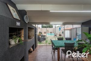 Casa à venda com 182m², 4 dormitórios, 3 suítes, 4 vagas, no bairro Espírito Santo em Porto Alegre