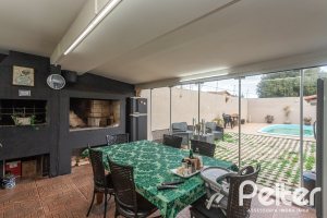 Casa à venda com 182m², 4 dormitórios, 3 suítes, 4 vagas, no bairro Espírito Santo em Porto Alegre