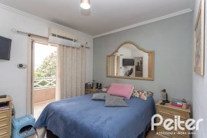 Casa à venda com 182m², 4 dormitórios, 3 suítes, 4 vagas, no bairro Espírito Santo em Porto Alegre