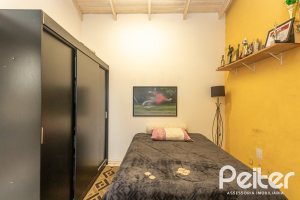 Casa à venda com 182m², 4 dormitórios, 3 suítes, 4 vagas, no bairro Espírito Santo em Porto Alegre