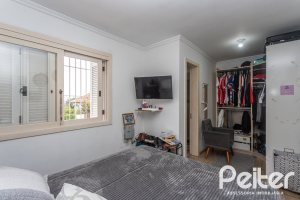 Casa à venda com 182m², 4 dormitórios, 3 suítes, 4 vagas, no bairro Espírito Santo em Porto Alegre