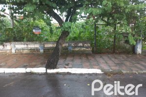 Terreno à venda com 335m², no bairro Cavalhada em Porto Alegre