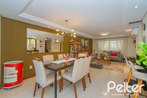 Casa à venda com 240m², 3 dormitórios, 1 suíte, 2 vagas, no bairro Tristeza em Porto Alegre