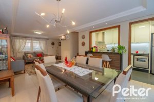 Casa à venda com 240m², 3 dormitórios, 1 suíte, 2 vagas, no bairro Tristeza em Porto Alegre