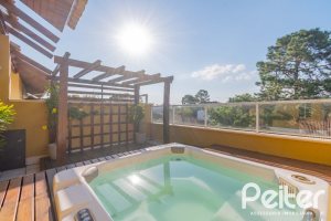 Casa à venda com 240m², 3 dormitórios, 1 suíte, 2 vagas, no bairro Tristeza em Porto Alegre