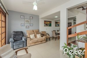 Casa à venda com 212m², 3 dormitórios, 1 suíte, 2 vagas, no bairro Ipanema em Porto Alegre