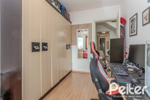 Casa à venda com 212m², 3 dormitórios, 1 suíte, 2 vagas, no bairro Ipanema em Porto Alegre