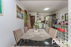 Casa à venda com 212m², 3 dormitórios, 1 suíte, 2 vagas, no bairro Ipanema em Porto Alegre