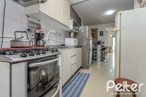 Casa à venda com 212m², 3 dormitórios, 1 suíte, 2 vagas, no bairro Ipanema em Porto Alegre