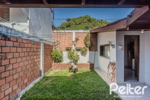 Casa em Condomínio à venda com 175m², 3 dormitórios, 1 suíte, 2 vagas, no bairro Ipanema em PORTO ALEGRE