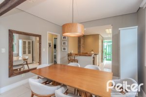 Casa à venda com 150m², 3 dormitórios, 1 suíte, 3 vagas, no bairro Vila Assunção em Porto Alegre