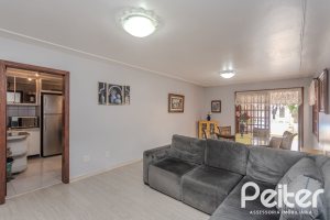 Casa à venda com 227m², 4 dormitórios, 1 suíte, 4 vagas, no bairro Ipanema em Porto Alegre