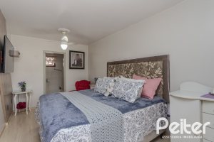 Casa à venda com 227m², 4 dormitórios, 1 suíte, 4 vagas, no bairro Ipanema em Porto Alegre