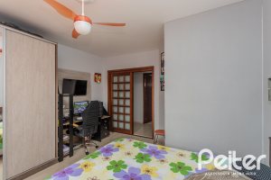 Casa à venda com 227m², 4 dormitórios, 1 suíte, 4 vagas, no bairro Ipanema em Porto Alegre
