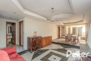 Casa à venda com 223m², 3 dormitórios, 1 suíte, 4 vagas, no bairro Jardim Isabel em Porto Alegre