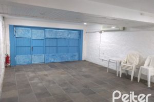 Casa à venda com 117m², 2 dormitórios, 2 vagas, no bairro Tristeza em Porto Alegre