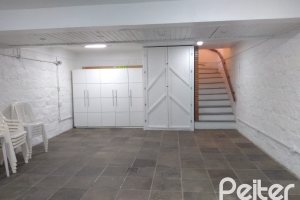 Casa à venda com 117m², 2 dormitórios, 2 vagas, no bairro Tristeza em Porto Alegre
