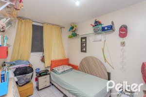 Casa à venda com 274m², 5 dormitórios, 1 suíte, 4 vagas, no bairro Tristeza em Porto Alegre