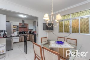 Casa à venda com 274m², 5 dormitórios, 1 suíte, 4 vagas, no bairro Tristeza em Porto Alegre