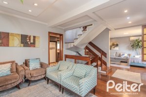 Casa à venda com 227m², 3 dormitórios, 3 suítes, 2 vagas, no bairro Espírito Santo em Porto Alegre
