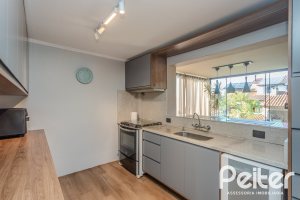 Casa à venda com 227m², 3 dormitórios, 3 suítes, 2 vagas, no bairro Espírito Santo em Porto Alegre