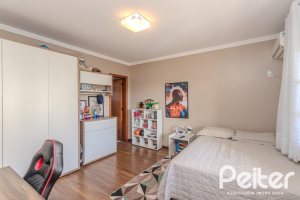 Casa à venda com 227m², 3 dormitórios, 3 suítes, 2 vagas, no bairro Espírito Santo em Porto Alegre