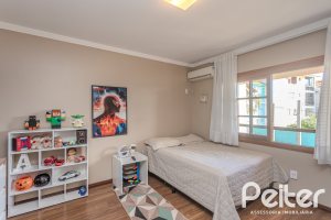 Casa à venda com 227m², 3 dormitórios, 3 suítes, 2 vagas, no bairro Espírito Santo em Porto Alegre