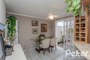 Casa em Condomínio à venda com 189m², 3 dormitórios, 1 suíte, 2 vagas, no bairro Jardim Isabel em Porto Alegre