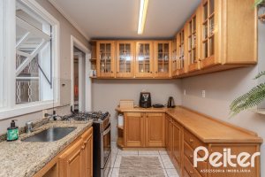 Casa em Condomínio à venda com 189m², 3 dormitórios, 1 suíte, 2 vagas, no bairro Jardim Isabel em Porto Alegre