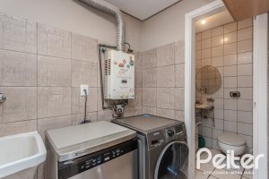 Casa em Condomínio à venda com 189m², 3 dormitórios, 1 suíte, 2 vagas, no bairro Jardim Isabel em Porto Alegre