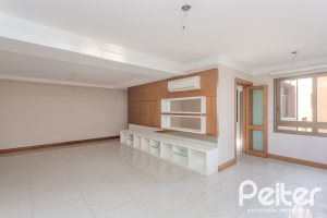 Apartamento à venda com 133m², 3 dormitórios, 1 suíte, 3 vagas, no bairro Tristeza em PORTO ALEGRE