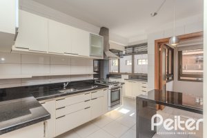 Apartamento à venda com 133m², 3 dormitórios, 1 suíte, 3 vagas, no bairro Tristeza em PORTO ALEGRE