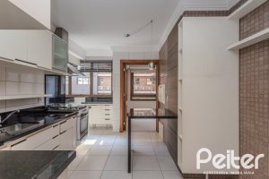 Apartamento à venda com 133m², 3 dormitórios, 1 suíte, 3 vagas, no bairro Tristeza em PORTO ALEGRE