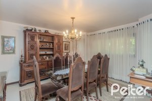 Casa à venda com 800m², 5 dormitórios, 2 suítes, 5 vagas, no bairro Jardim Isabel em Porto Alegre